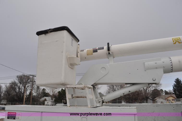 image for item G7044 1993 International 4600 service truck