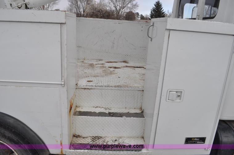 image for item G7044 1993 International 4600 service truck