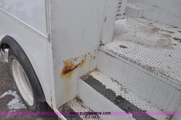 image for item G7044 1993 International 4600 service truck