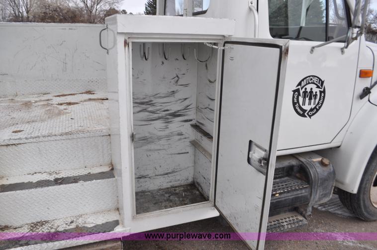 image for item G7044 1993 International 4600 service truck