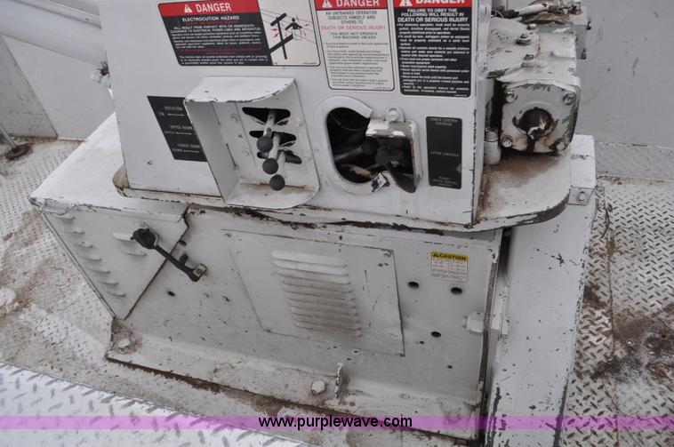 image for item G7044 1993 International 4600 service truck