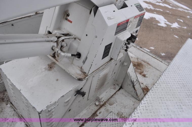 image for item G7044 1993 International 4600 service truck