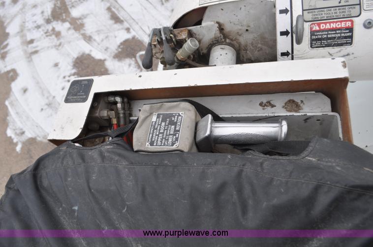 image for item G7044 1993 International 4600 service truck