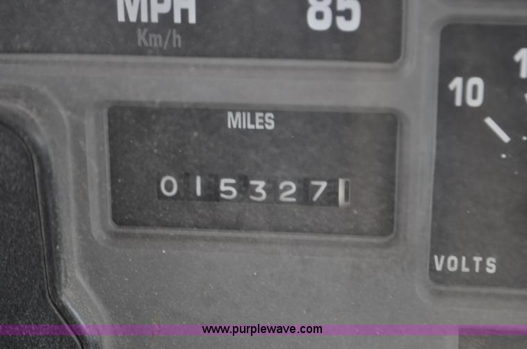 image for item G7044 1993 International 4600 service truck