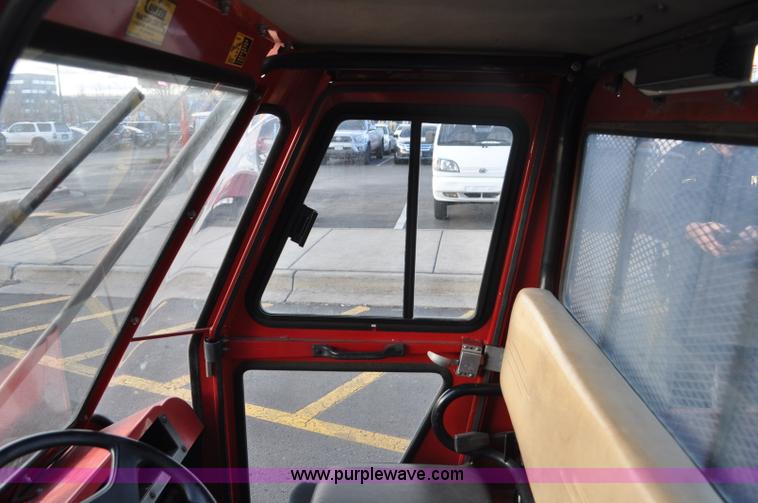 image for item G7080 2000 Kawasaki Mule 550 utility vehicle