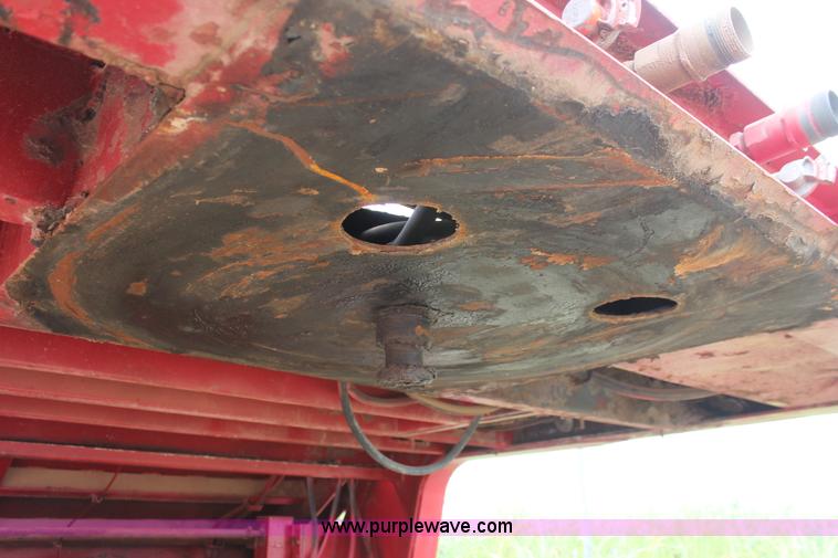 image for item H5829 1985 Trail-Eze LP30H46 tilt deck equipment trailer