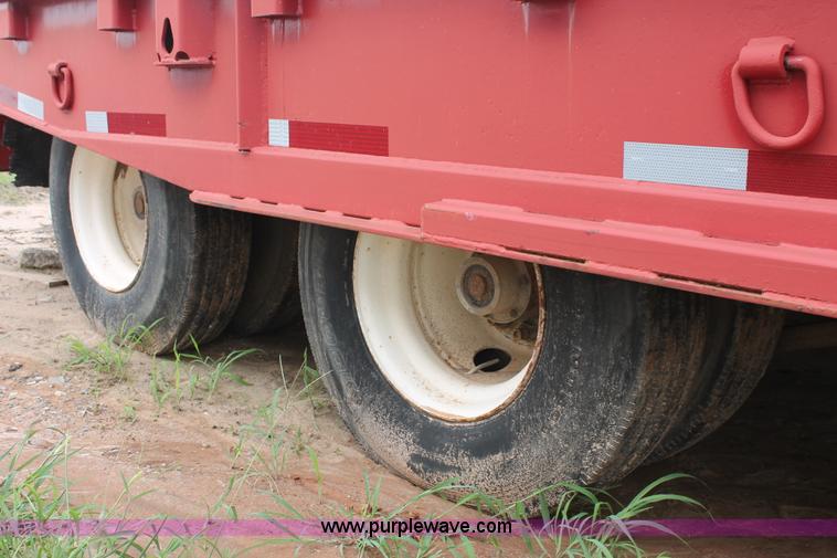 image for item H5829 1985 Trail-Eze LP30H46 tilt deck equipment trailer