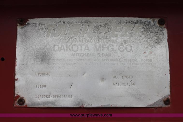 image for item H5829 1985 Trail-Eze LP30H46 tilt deck equipment trailer