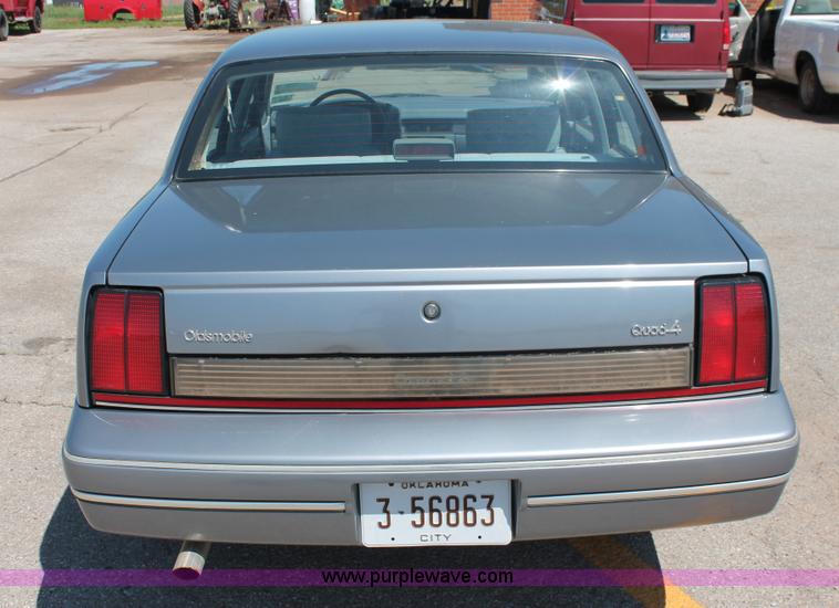 image for item H5833 1991 Oldsmobile Cutlass Calais