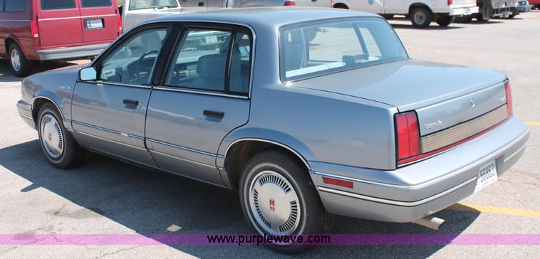 image for item H5833 1991 Oldsmobile Cutlass Calais