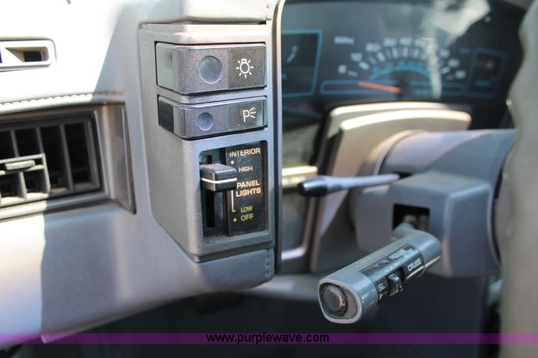 image for item H5833 1991 Oldsmobile Cutlass Calais