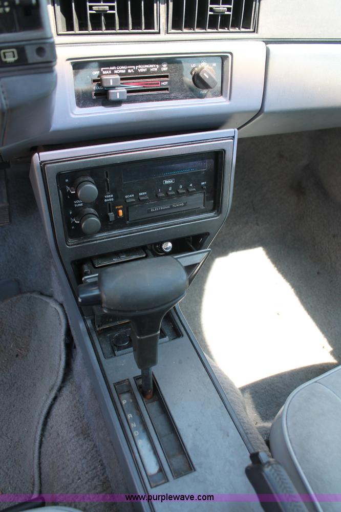 image for item H5833 1991 Oldsmobile Cutlass Calais