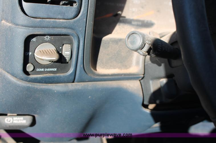 image for item H8002 1998 Chevrolet Silverado 1500 Ext. Cab pickup truck