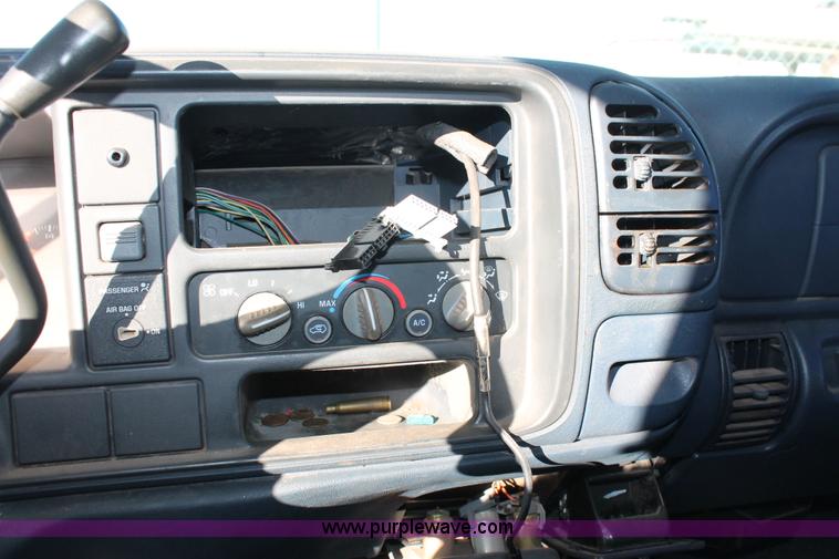 image for item H8002 1998 Chevrolet Silverado 1500 Ext. Cab pickup truck