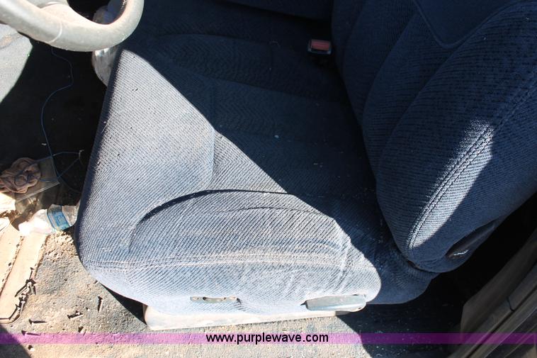 image for item H8002 1998 Chevrolet Silverado 1500 Ext. Cab pickup truck