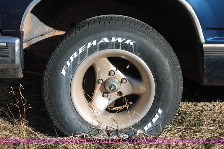 image for item H8002 1998 Chevrolet Silverado 1500 Ext. Cab pickup truck