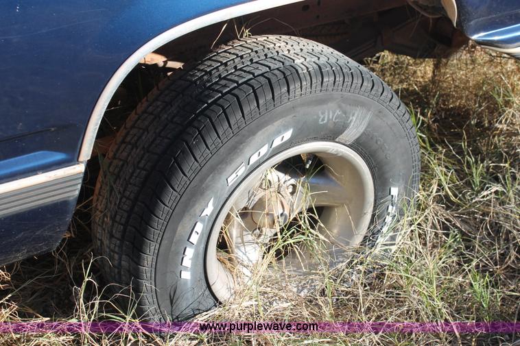 image for item H8002 1998 Chevrolet Silverado 1500 Ext. Cab pickup truck