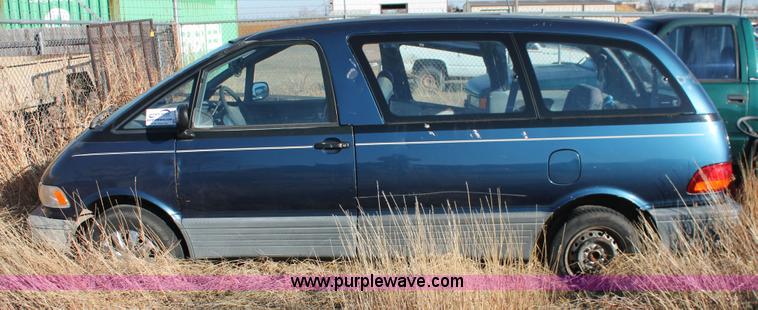 image for item H8003 1991 Toyota Previa DLX van