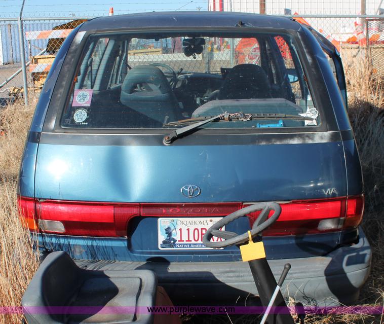 image for item H8003 1991 Toyota Previa DLX van