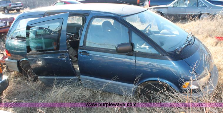 image for item H8003 1991 Toyota Previa DLX van