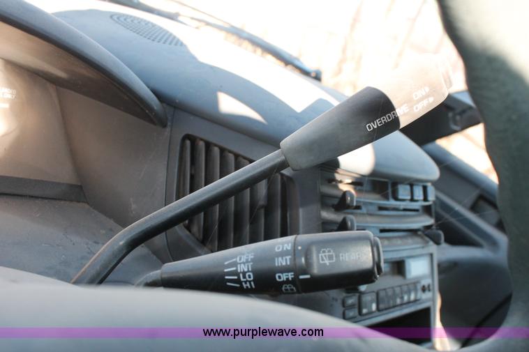 image for item H8003 1991 Toyota Previa DLX van