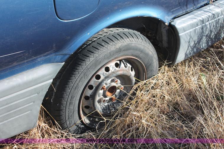 image for item H8003 1991 Toyota Previa DLX van