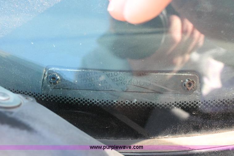 image for item H8003 1991 Toyota Previa DLX van