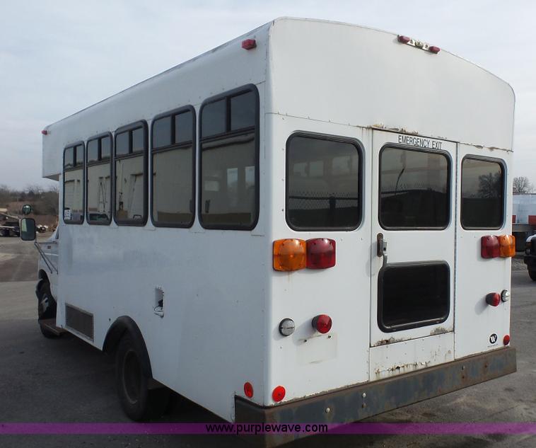 image for item J4557 1998 Ford Econoline E350 bus