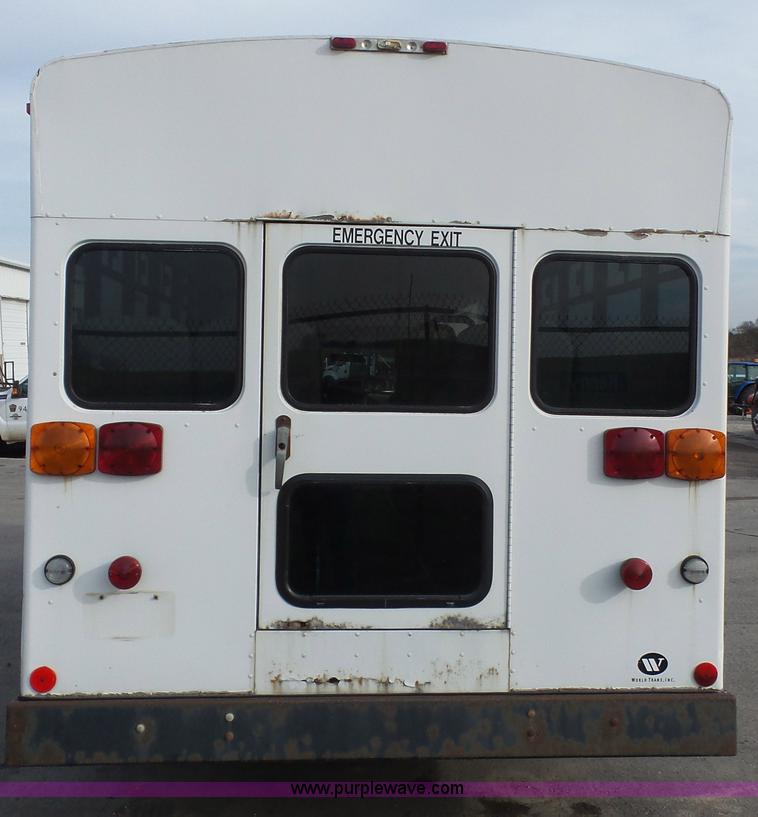 image for item J4557 1998 Ford Econoline E350 bus