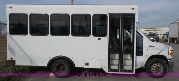 image for item J4557 1998 Ford Econoline E350 bus