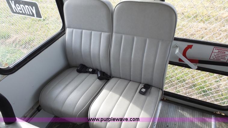 image for item J4557 1998 Ford Econoline E350 bus