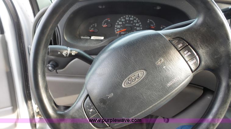 image for item J4557 1998 Ford Econoline E350 bus