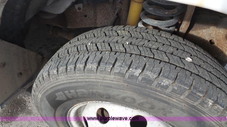 image for item J4557 1998 Ford Econoline E350 bus