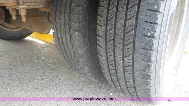 image for item J4557 1998 Ford Econoline E350 bus