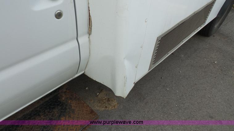 image for item J4557 1998 Ford Econoline E350 bus