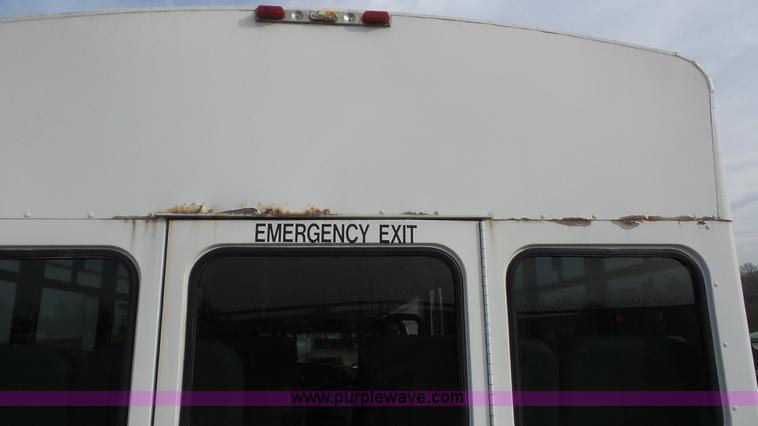 image for item J4557 1998 Ford Econoline E350 bus
