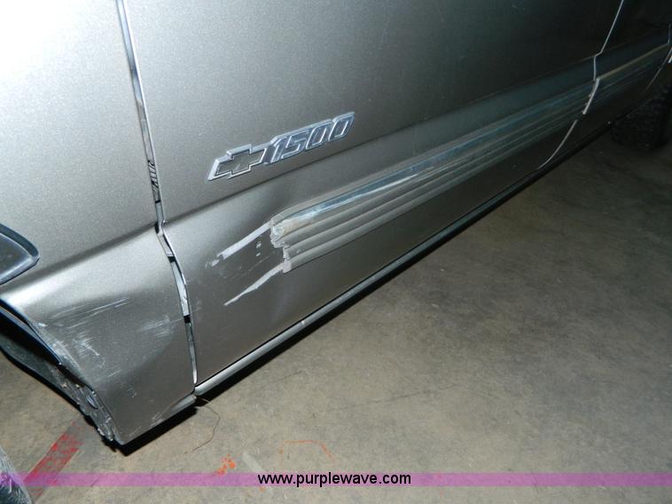 image for item J5161 2000 Chevrolet Silverado 1500 Ext. Cab pickup truck