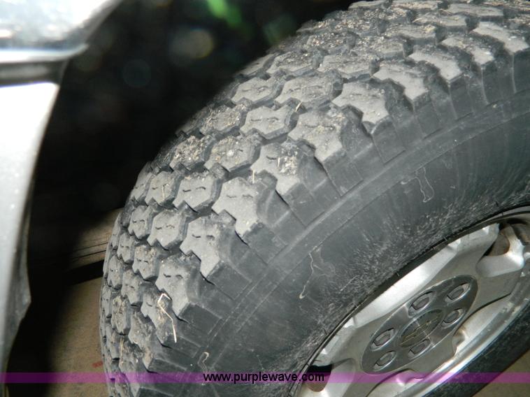 image for item J5161 2000 Chevrolet Silverado 1500 Ext. Cab pickup truck