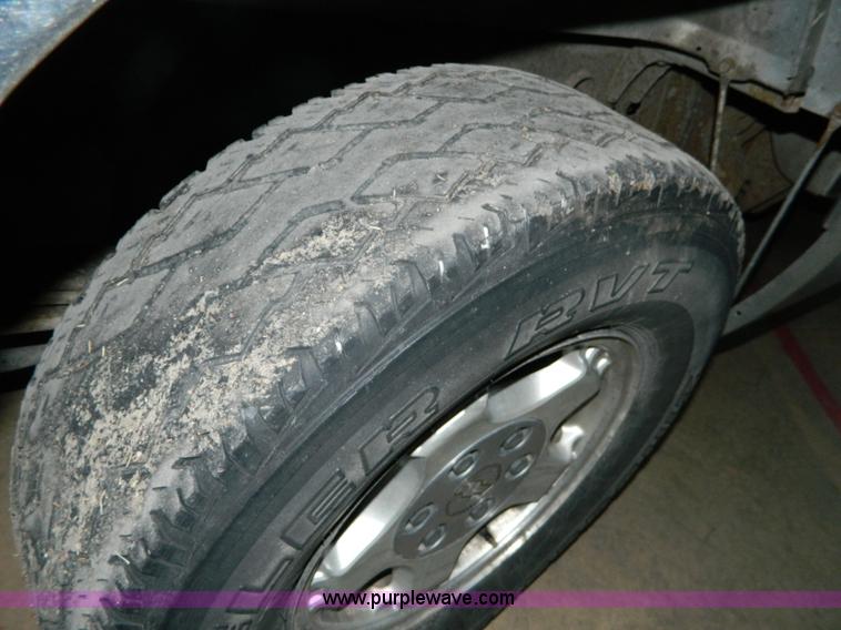 image for item J5161 2000 Chevrolet Silverado 1500 Ext. Cab pickup truck