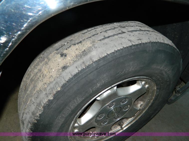 image for item J5161 2000 Chevrolet Silverado 1500 Ext. Cab pickup truck