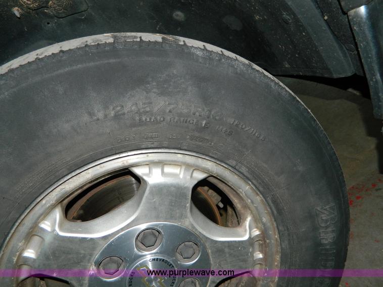 image for item J5161 2000 Chevrolet Silverado 1500 Ext. Cab pickup truck