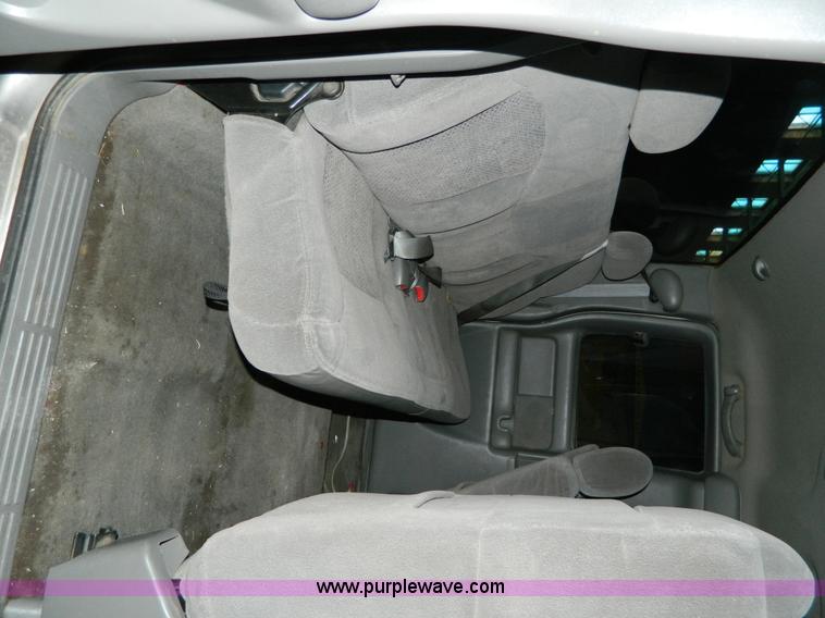 image for item J5161 2000 Chevrolet Silverado 1500 Ext. Cab pickup truck