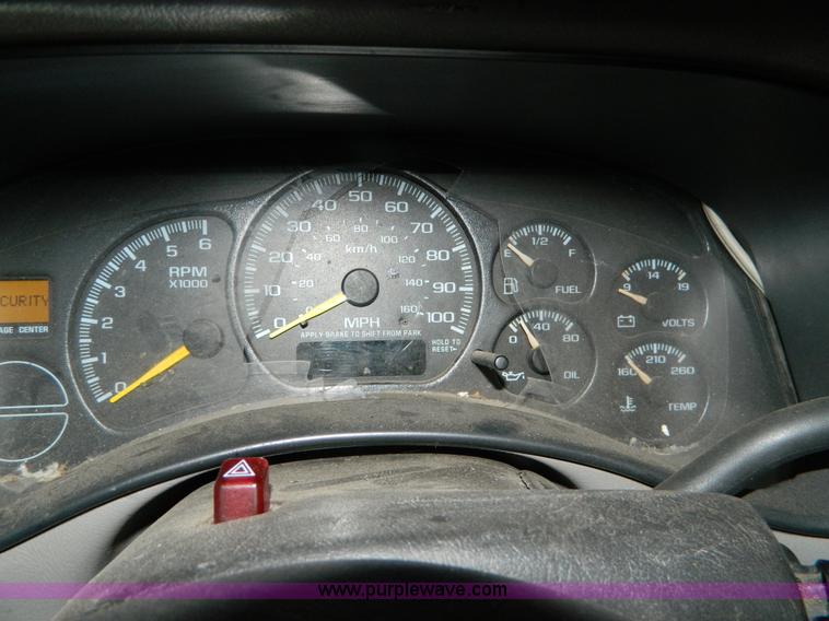 image for item J5161 2000 Chevrolet Silverado 1500 Ext. Cab pickup truck