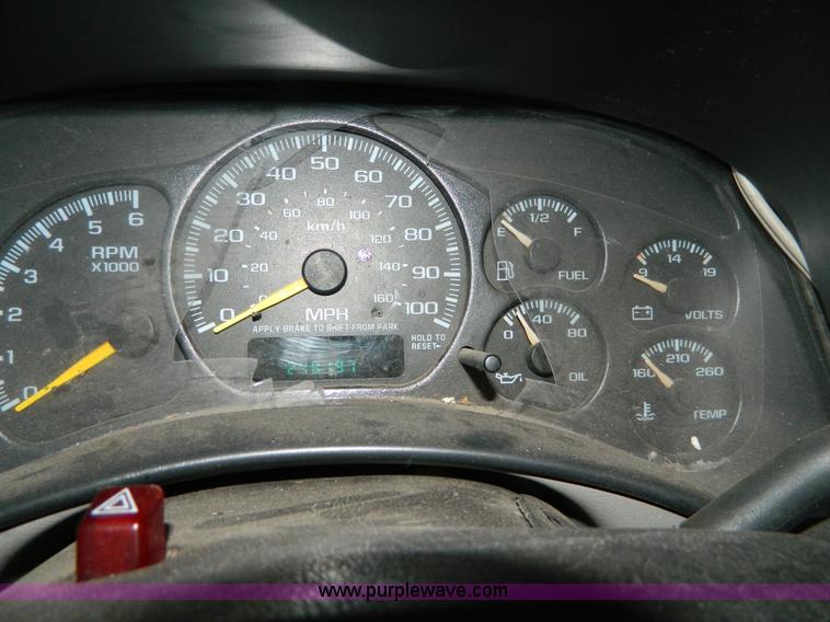 image for item J5161 2000 Chevrolet Silverado 1500 Ext. Cab pickup truck