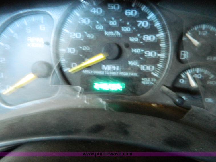 image for item J5161 2000 Chevrolet Silverado 1500 Ext. Cab pickup truck