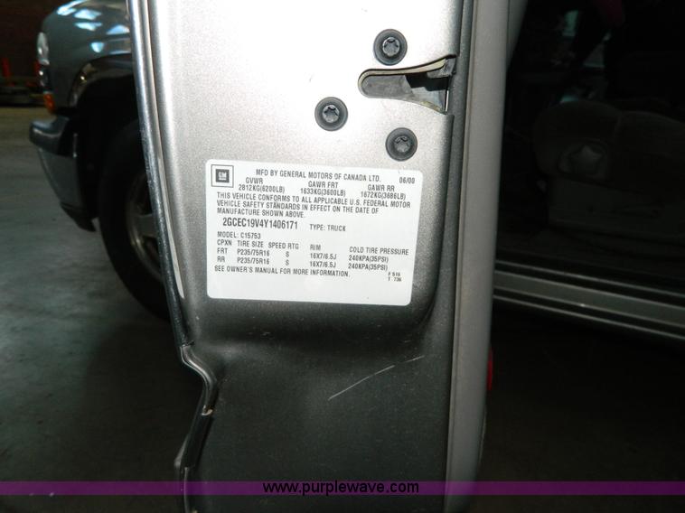 image for item J5161 2000 Chevrolet Silverado 1500 Ext. Cab pickup truck