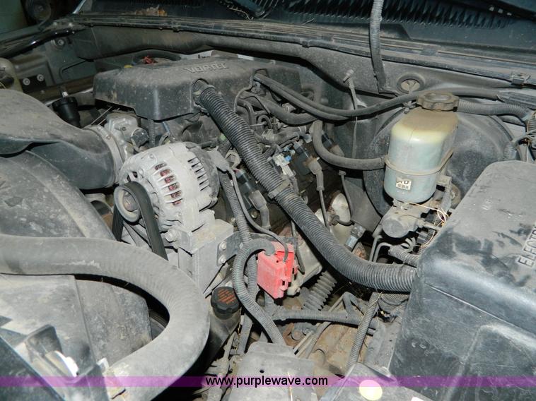 image for item J5161 2000 Chevrolet Silverado 1500 Ext. Cab pickup truck