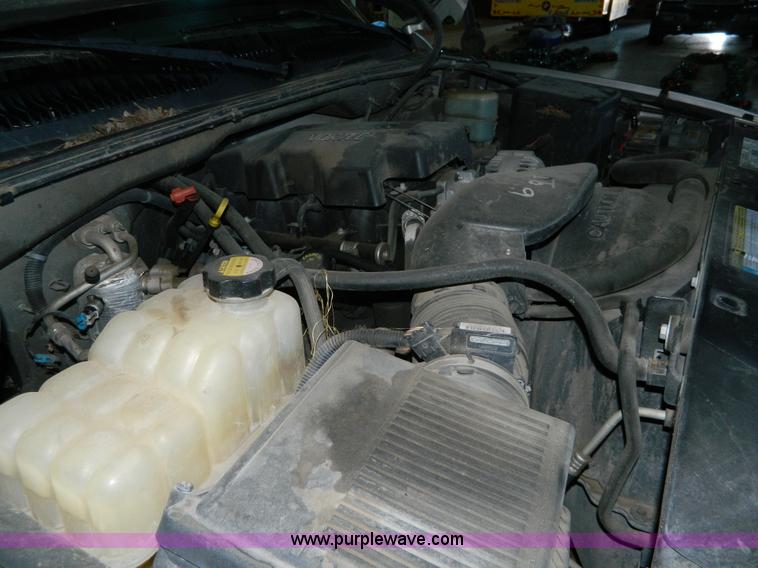 image for item J5161 2000 Chevrolet Silverado 1500 Ext. Cab pickup truck