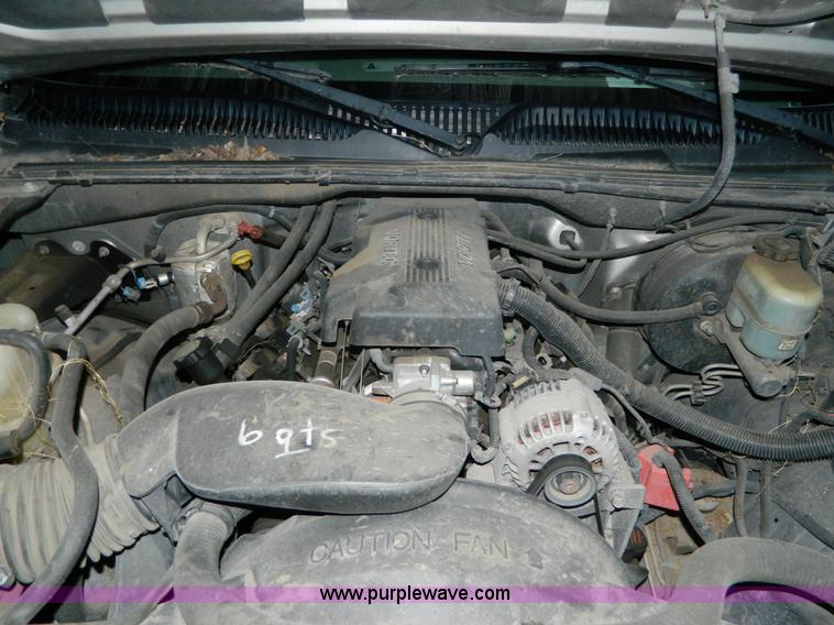 image for item J5161 2000 Chevrolet Silverado 1500 Ext. Cab pickup truck