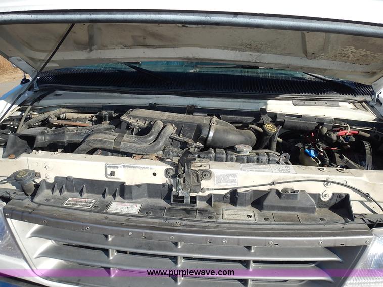 image for item J6304 1996 Ford Econoline E350 animal clinic bus